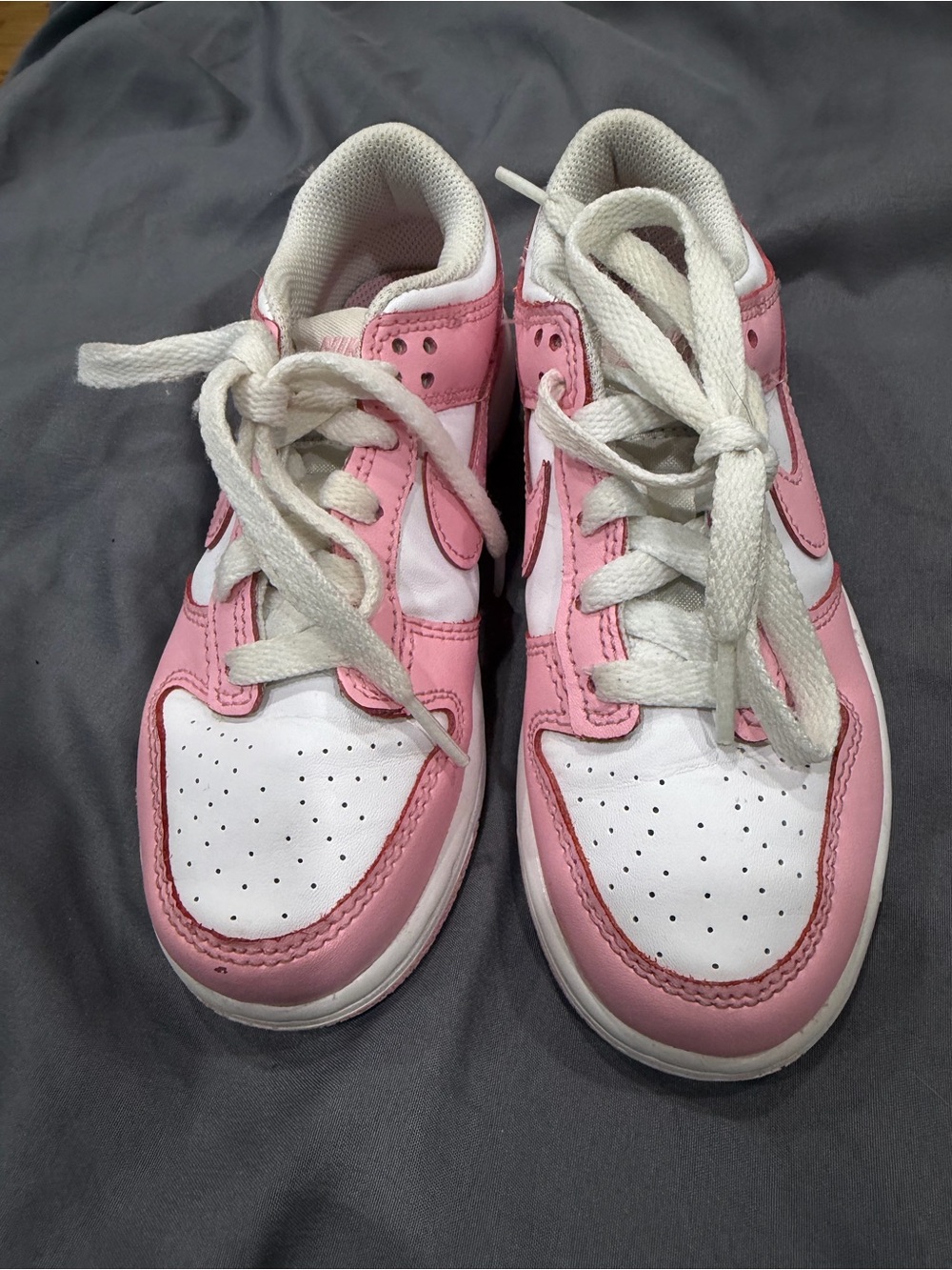 Nike Kids Low-Top Sneakers in Pink and White